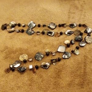 Elegant Shell and Bead Necklace